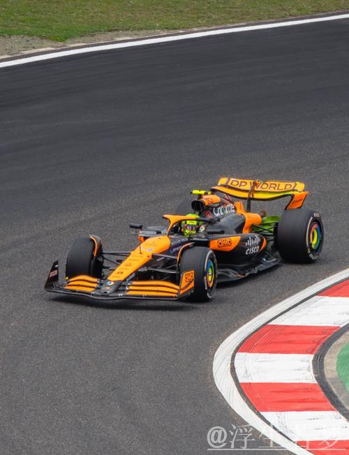 诺里斯在F1比利时大奖赛排位赛中获得领先位置