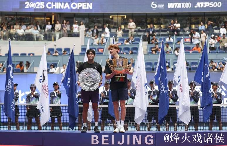 辛纳2-0轻取19岁小将勒纳·钱夺中网男单冠军 辛纳2-0轻取19岁小将勒纳·钱夺中网男单冠军